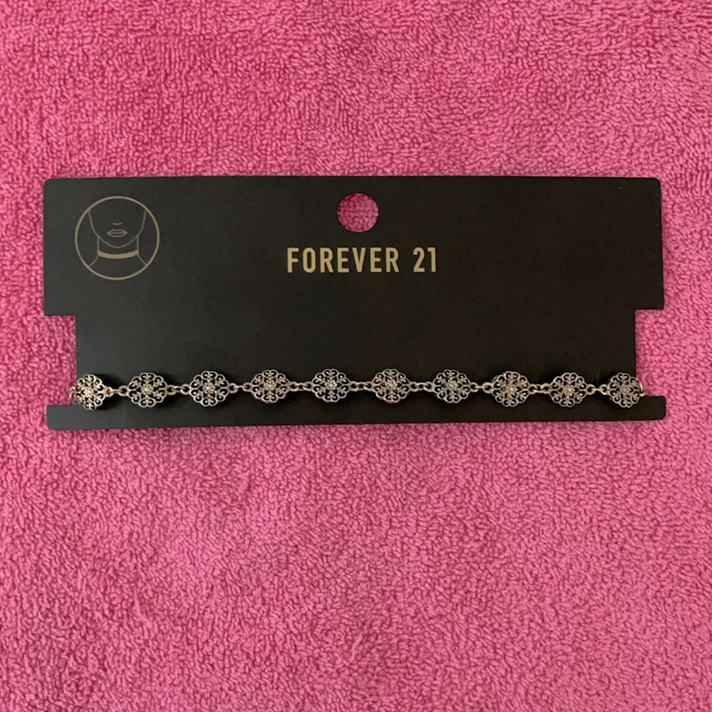 Forever 21 Bronze Flower Choker